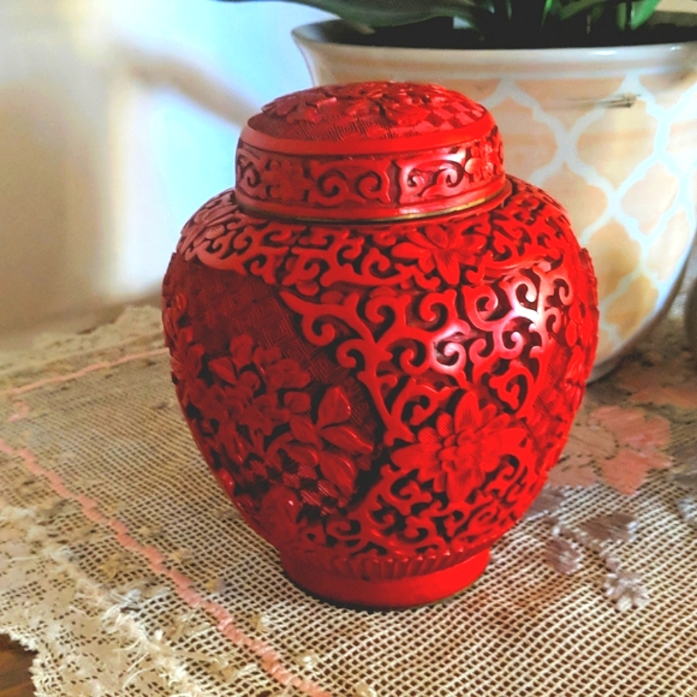 Oriental Cinnabar jar
